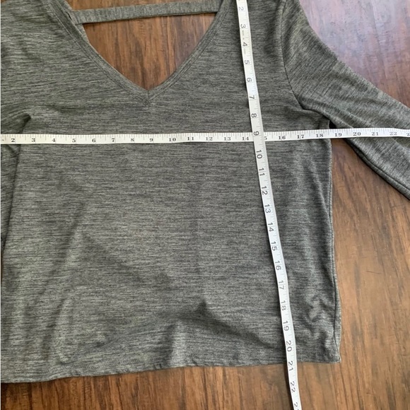 SO Open back gray long sleeve tee Small - Picture 4 of 5